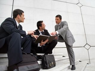 Bătaie pe scaunul de șef: 17.000 de candidați se luptă pentru 57 de posturi