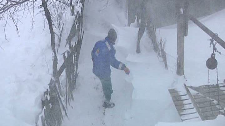 NĂMEŢI DE CINCI METRI la BRĂILA. Oamenii sunt disperaţi şi nemâncaţi: "Nu mai ştiu ce să mai fac"