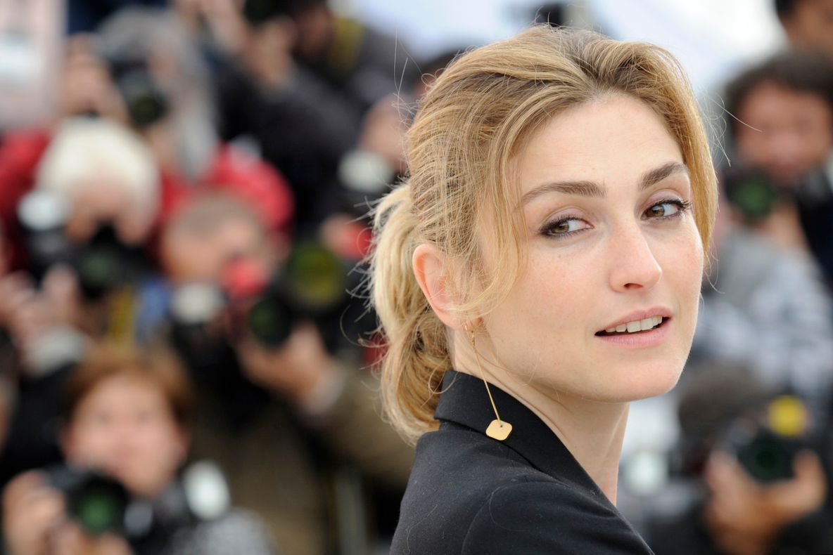 Iubita preşedintelui Hollande, actriţa Julie Gayet, NOMINALIZATĂ la PREMIILE CESAR