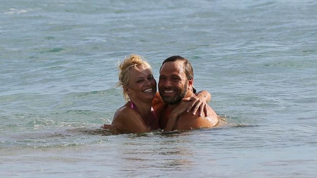 O super vedetă S-A MĂRITAT din nou în SECRET