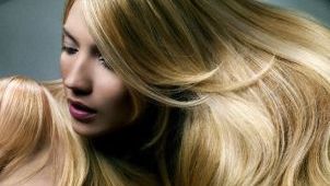 VIDEO EXPLICATIV Cum sa-ti tai varfurile acasa, ca sa iti creasca parul mai repede