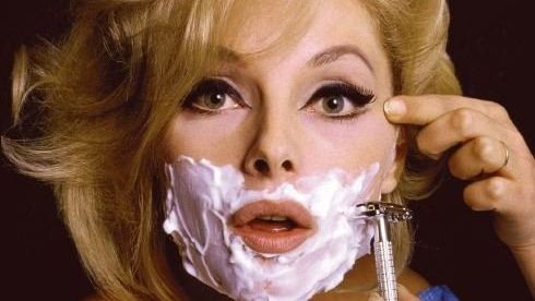 Păr excesiv pe faţă şi pe corp. Iată care sunt cauzele şi soluţiile 