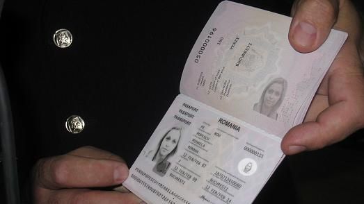 Noi condiţii de eliberare a paşaportului. Poate fi expediat prin poştă