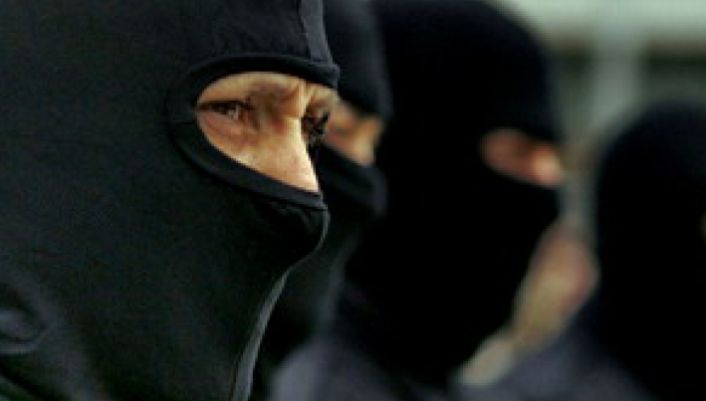 PERCHEZIŢII ÎN IALOMIŢA: Nouă persoane reţinute şi 12 maşini indisponibilizate