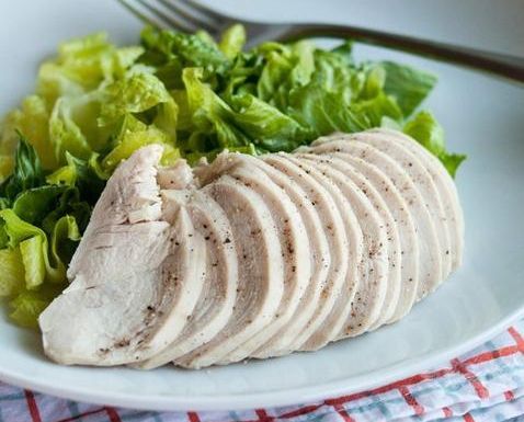 TEHNICILE bucătarilor de TOP. Cum să găteşti PIEPTUL DE PUI  