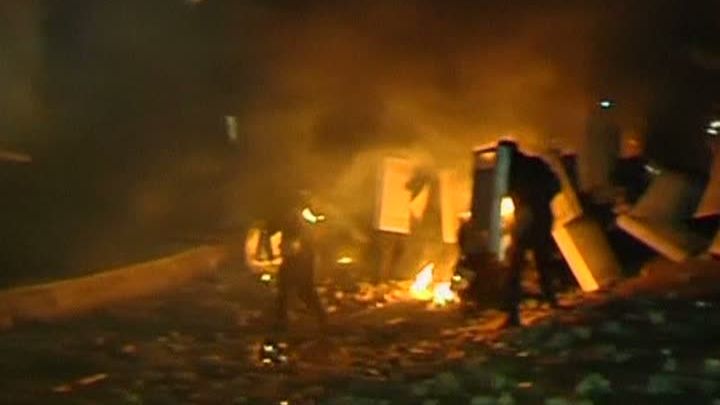 Proteste violente la Kiev: Protestatarii s-au bătut cu forțele de ordine