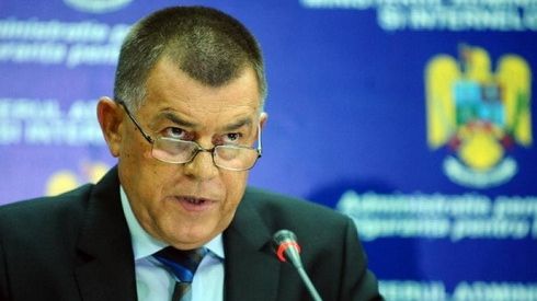 RADU STROE îşi dă DEMISIA "DE ONOARE",dar pasează răspunderea ACCIDENTULUI AVIATIC altor instituţii 