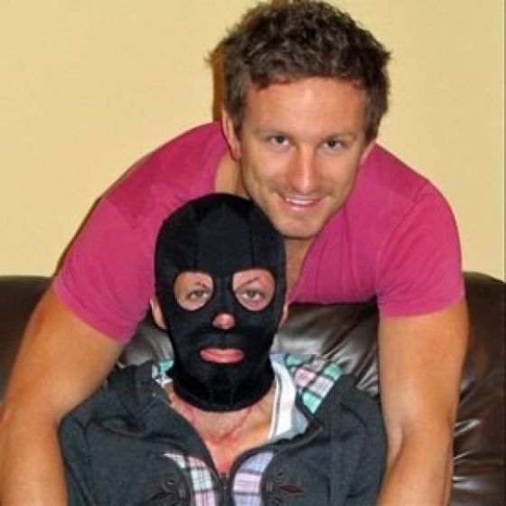 A decis sa isi arate chipul dupa ce timp de ani de zile a purtat o masca