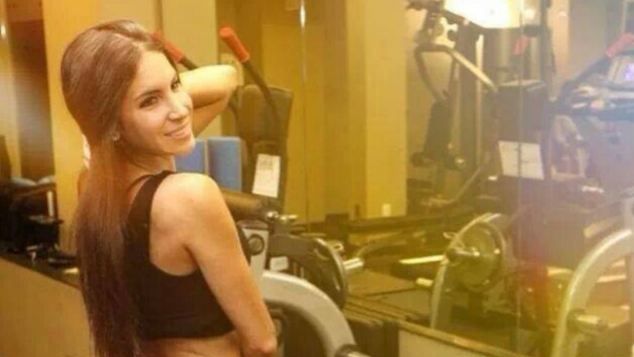 Pozele pe care le publică pe Instagram i-au adus 1,3 milioane de fani. Ce are special