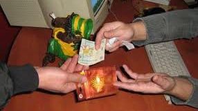 Trei elevi ieşeni la spital,după ce au consumat etnobotanice în curtea internatului unde erau cazaţi