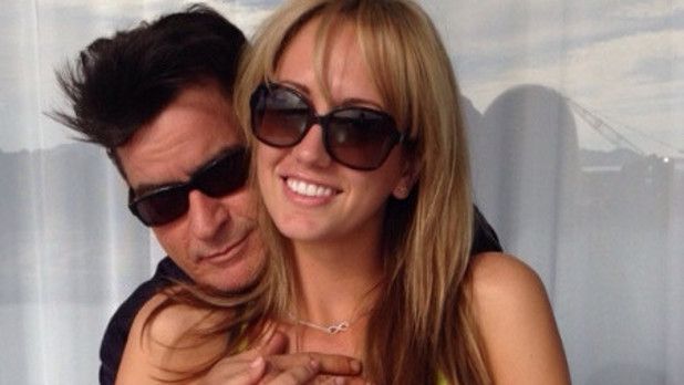 Charlie Sheen s-a căsătorit cu o actriță porno