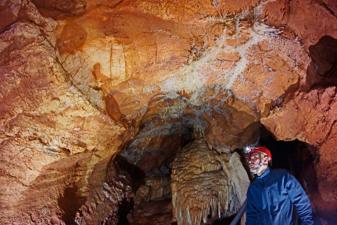 Revelion în peştera din România UNICĂ ÎN EUROPA