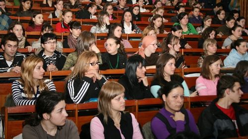 Prima universitate înfiinţată în România, în DECLIN FINANCIAR. Cadrele didactice nu au primit banii 