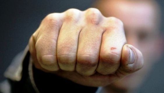 Hunedoara: Femeie de 80 de ani, tâlhărită de nepoata sa şi de prietenul acesteia