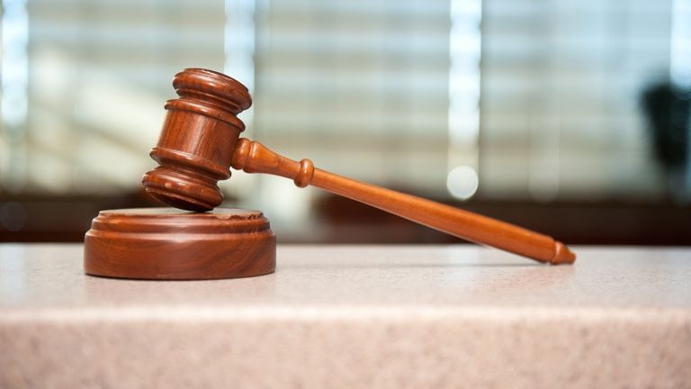 Cât te costă din 2014 să dai pe cineva în judecată. A devenit un LUX să îţi cauţi dreptatea