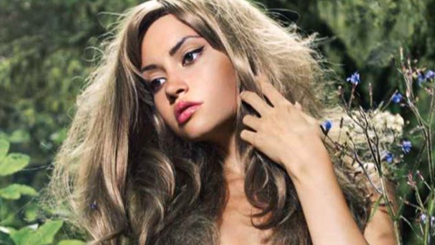 Un nou tip de literatură porno face ravagii printre femei