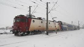 O femeie a născut în tren. A fost ajutată de soț și de controloarea din tren