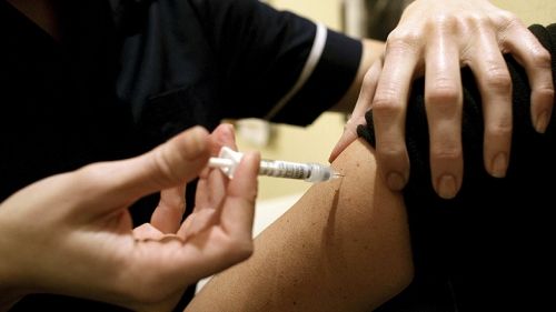 EPIDEMIE: Cel puţin 1.000 de cazuri de gripă cu virus A H1N1 şi cinci morţi în Canada
