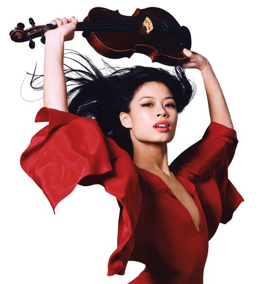 VANESSA MAE, violonista de 35 de ani care va reprezenta Thailanda la JO Soci. VEZI la ce probă!