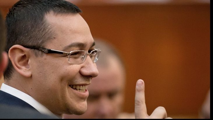 Victor Ponta sare la gâtul celor care au criticat intervenția autorităților în fața viscolului