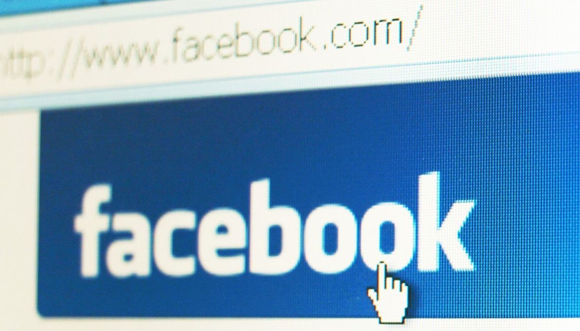 Bebeluș vândut pe Facebook pentru 380 de lei. "Tranzacția ar putea fi legală", spun judecătorii