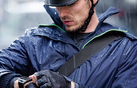 Noul Samsung Galaxy S5 te ajută să rămâi în formă. Îţi poţi monitoriza sănătatea în timp REAL