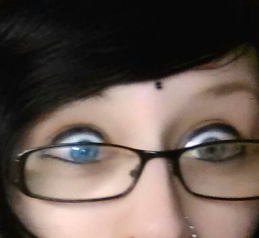 Mărturie bizară: "Irisul ochiului drept se albăstreşte când beau alcool". Care e explicaţia?