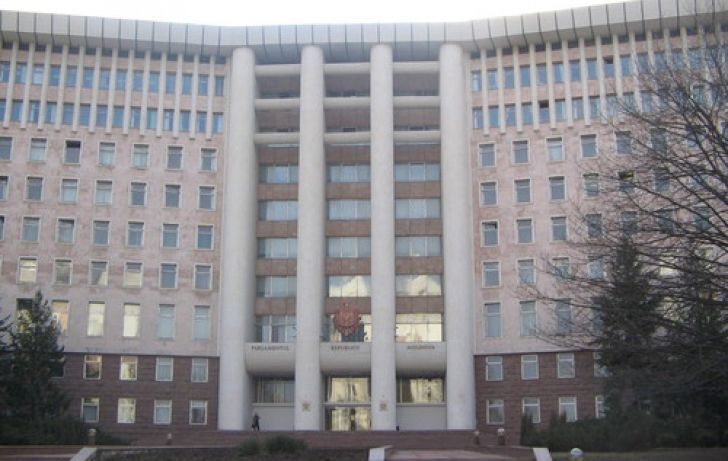 Parlamentul R. Moldova a ratificat un acord oficial în "limba moldovenească"