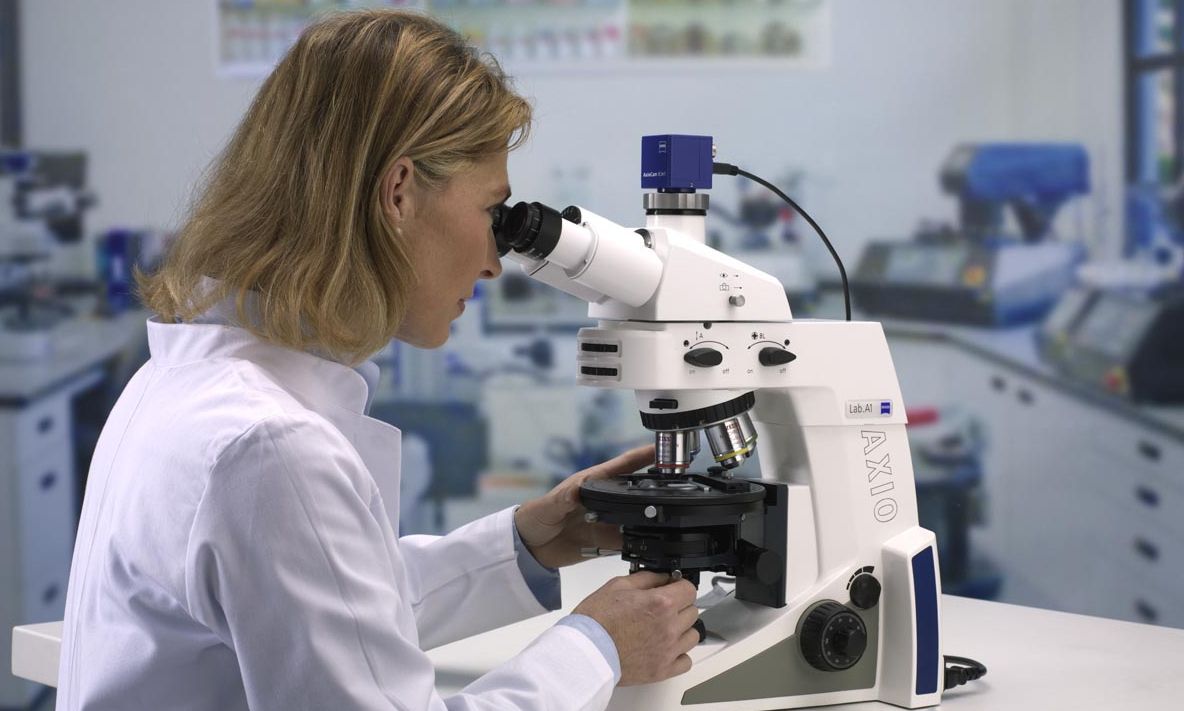 Cancerul ar putea fi tratat cu particule de AUR