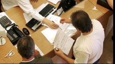 A câştigat procesul cu banca, rata i s-a redus la jumătate şi are dobândă ZERO