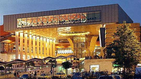 Primul mall care a introdus PLATA pentru parcarea subterană