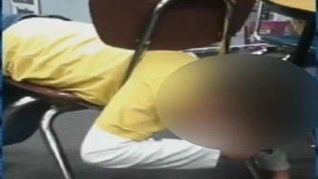 Părinţii sunt REVOLTAŢI: cum le-a filmat profesoara băiatul de 11 ani, timp de un sfert de oră