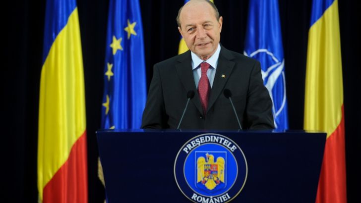 Băsescu: România pune accent pe educaţia tinerilor, dar are dificultăţi în integrarea romilor nomazi