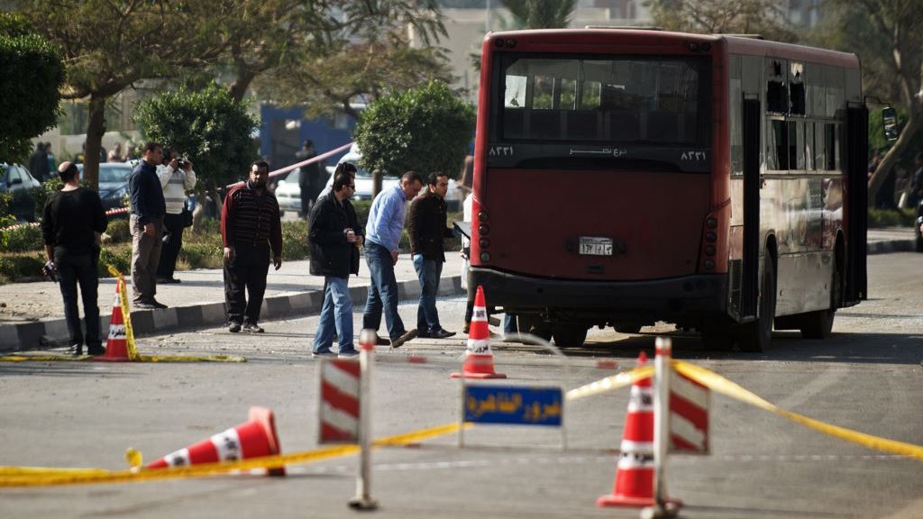 EXPLOZIE într-un AUTOCAR turistic, în Egipt, provocată de o bombă