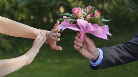 Cum să spui nu fără să-i frângi inima? Află ce atitudine trebuie să ai!