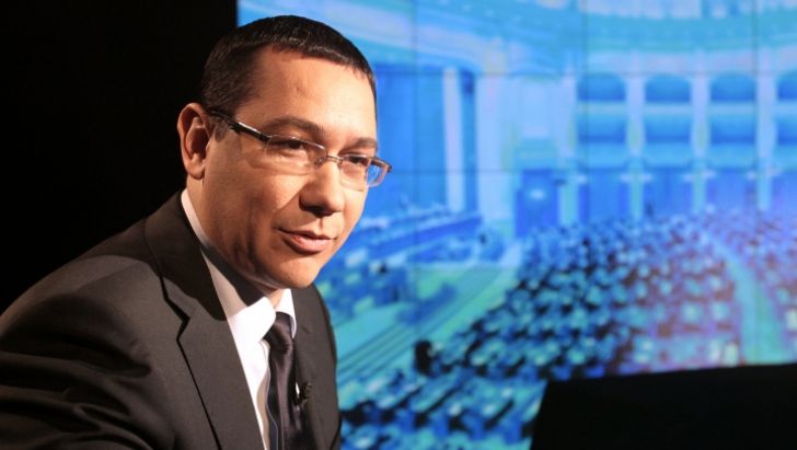 VICTOR PONTA: Băsescu, Boc şi Udrea ar trebui judecaţi pentru subminarea economiei naţionale
