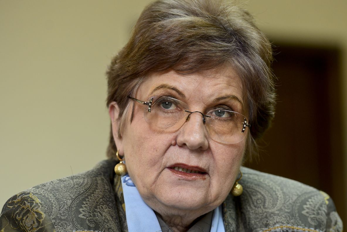 CÂMPEANU, PENSIE-CADOU pentru soţ. Ce spune ministrul despre ANCHETA din presă