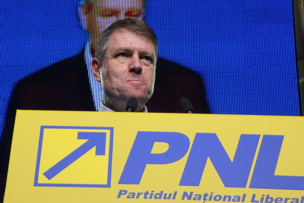 KLAUS IOHANNIS: Îmi dau DEMISIA cu cinci minute înainte de DEPUNEREA JURĂMÂNTULUI 