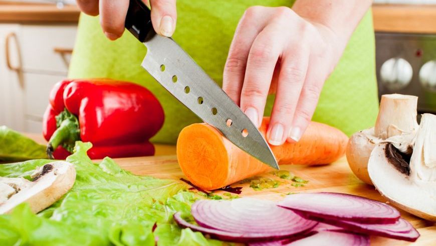 Greşeli pe care le faci când toci legumele
