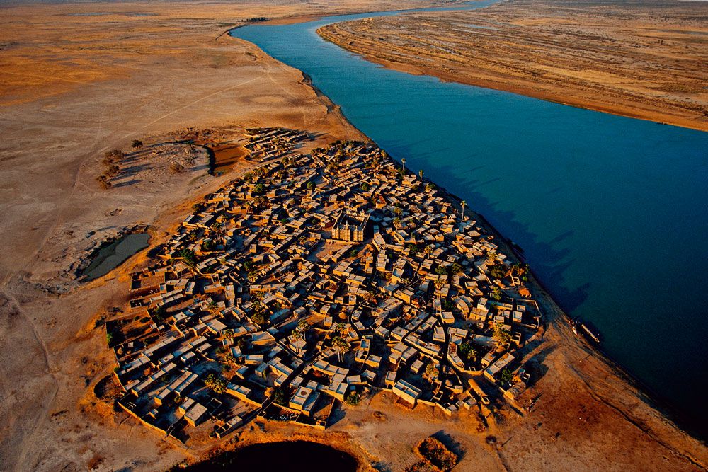 Imaginile frumoase ale zilei: o zi liniştită pe malul râului Niger