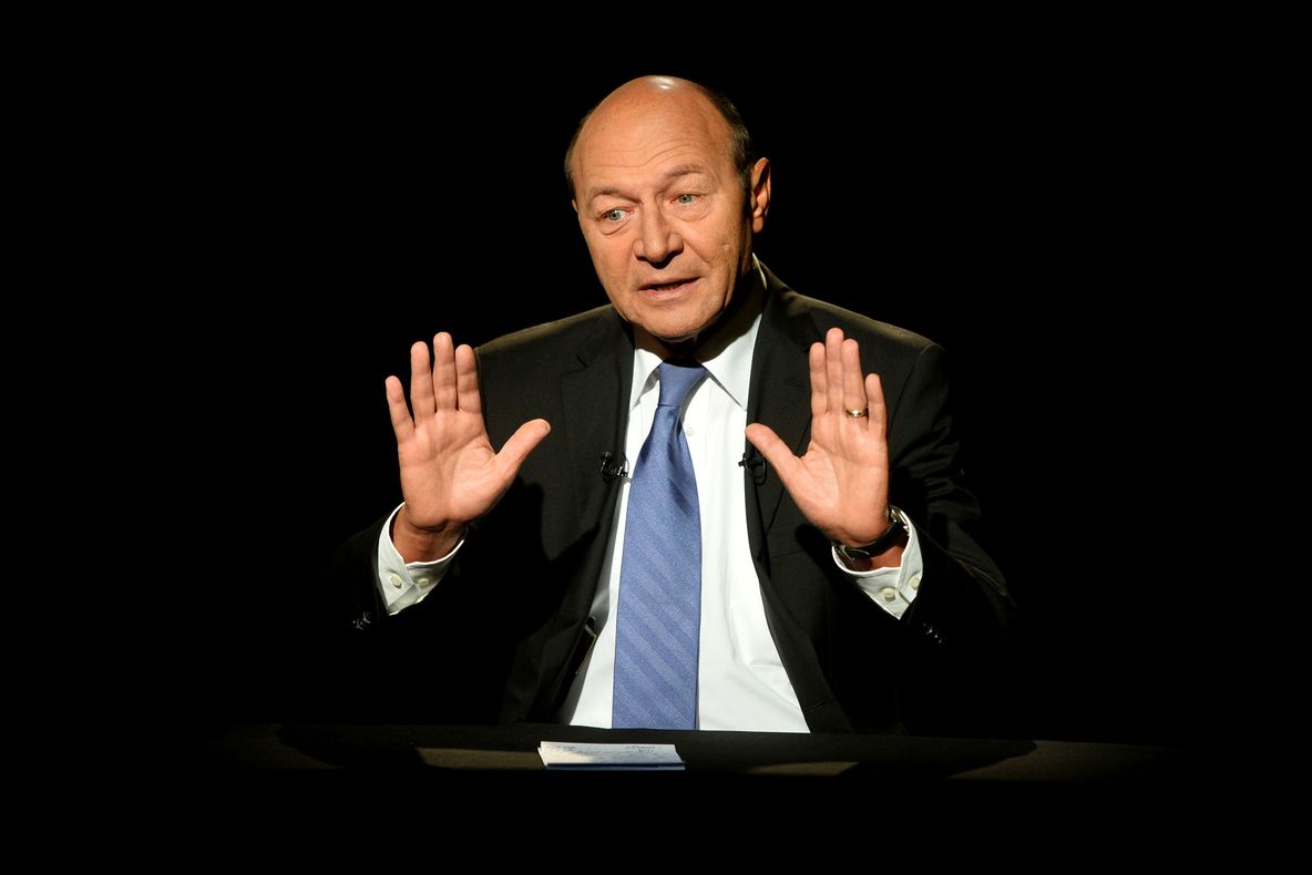 TRAIAN BĂSESCU NU a colaborat cu SECURITATEA