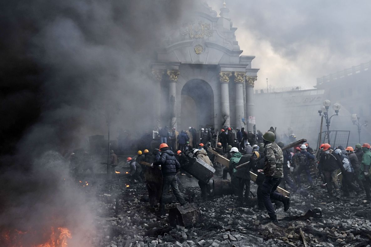 KIEV. ECHIPA REALITATEA TV, în inima revoluţiei din Ucraina IMAGINI DRAMATICE