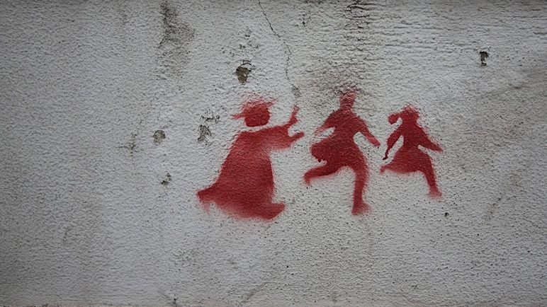 Raport: Vaticanul ar trebui să ancheteze figurile religioase care AU ABUZAT SEXUAL MII DE COPII