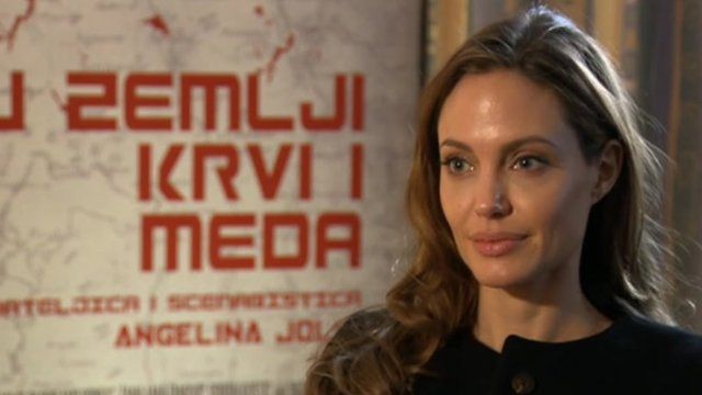 Fără PRECEDENT: William Hague şi Angelina Jolie - summit împotriva VIOLULUI ca armă de război 