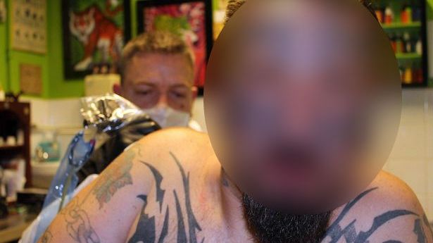 A cheltuit peste 12.000 de euro pentru a arăta ca DIAVOLUL. Cât de ÎNFRICOȘĂTOR este chipul său