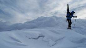 PREMIERĂ. Doi români nominalizați la Pioletul de Aur 