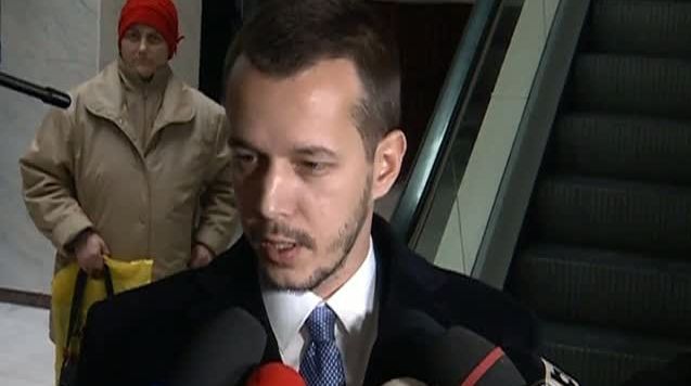 Andrei Năstase şi-a schimbat look-ul din solidaritate cu tatăl său