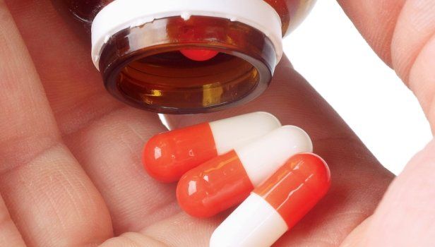 Iei ANTIBIOTICE? Uite la ce te expui 