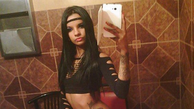 A rămas paralizată după o operație de mărire a sânilor