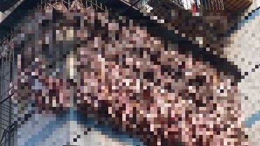 Chinezul care a şocat lumea. Ce a atârnat la balcon? "E nebun!"